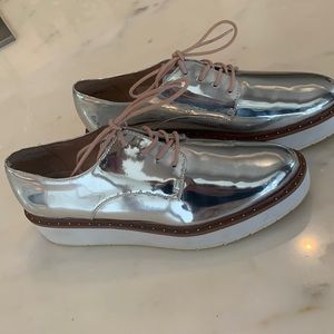 Silver Oxford sneaker